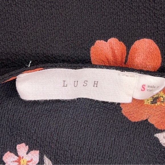 SMALL LUSH BLACK PINK FLORAL SHORT SLEEVE BLOUSE KNOT TIE ACCENT STRETCH  VNECK - Picture 11 of 12